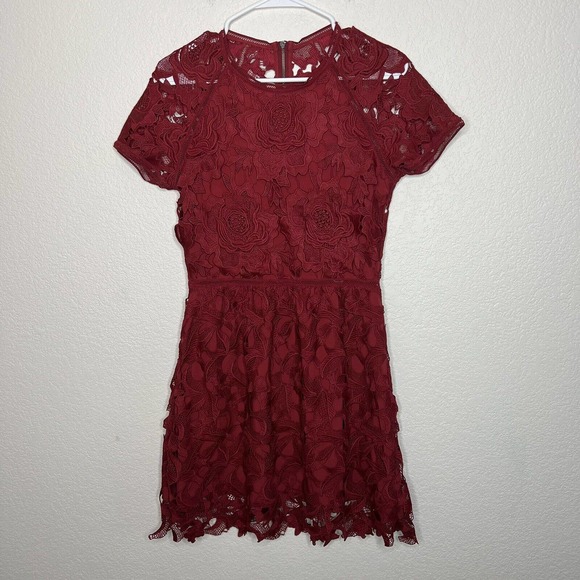 Saylor Cranberry Red Crochet Lace Fit Flare Valencia Dress Small Cocktail ad17 - Picture 3 of 8